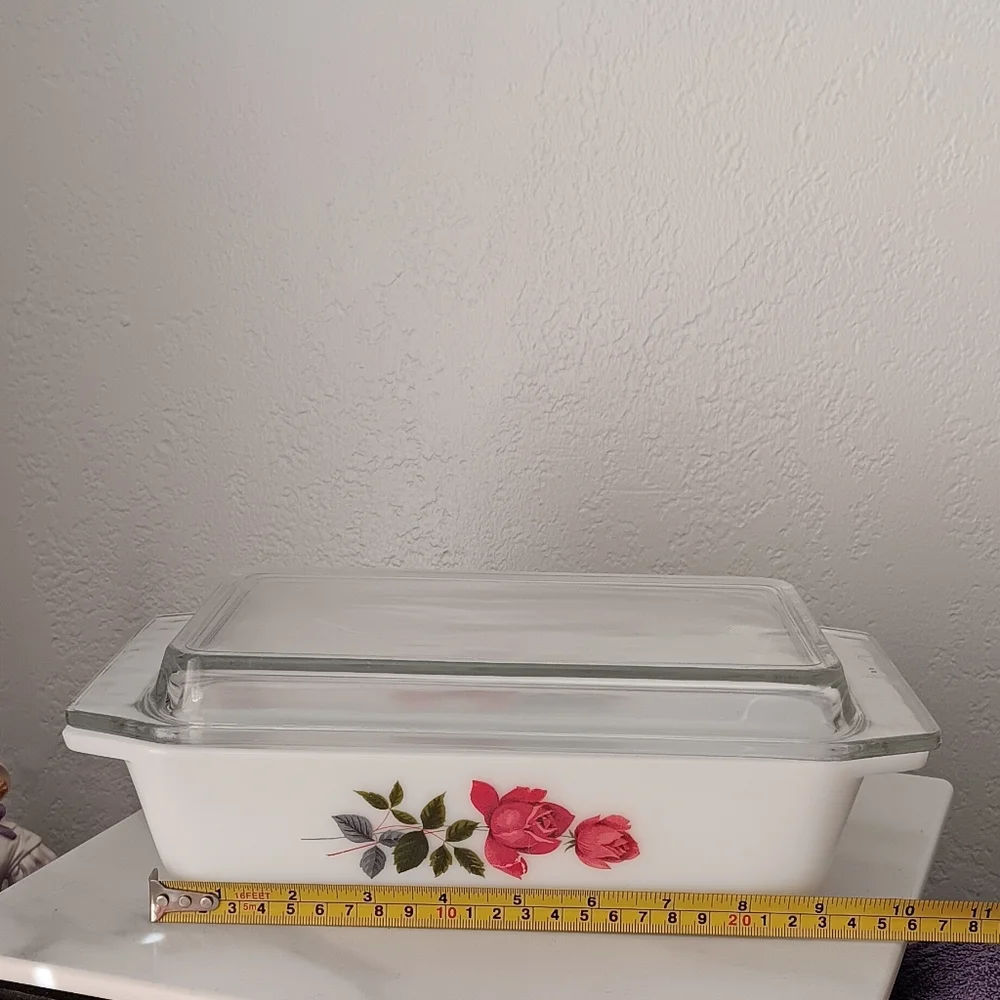 Glass Lid White Floral Baking Dish - Picture 2 of 13